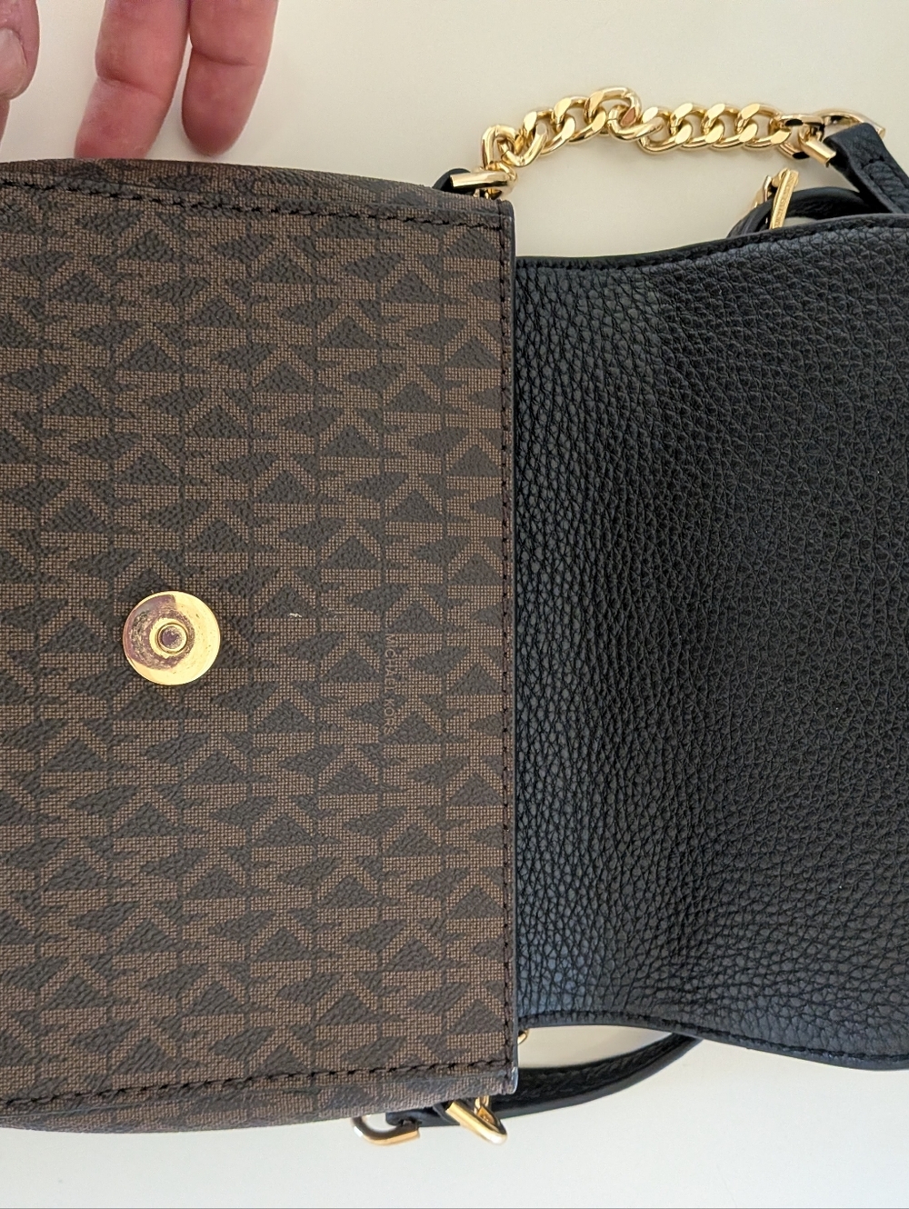 Michael Kors Signature Coated Canvas leather crossbody bag - Picture 3 of 6